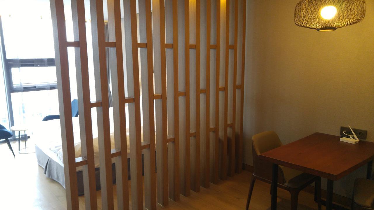 J Square Hotel And Wedding Джинджу Екстериор снимка