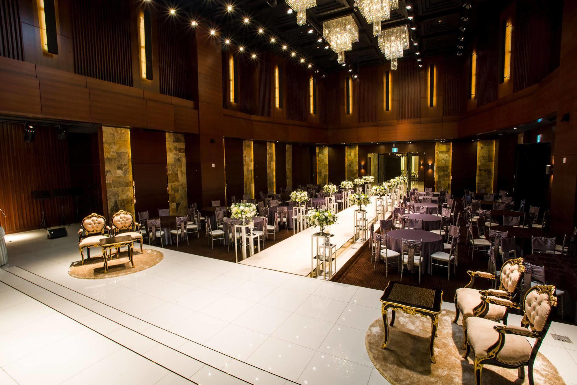 J Square Hotel And Wedding Джинджу Екстериор снимка