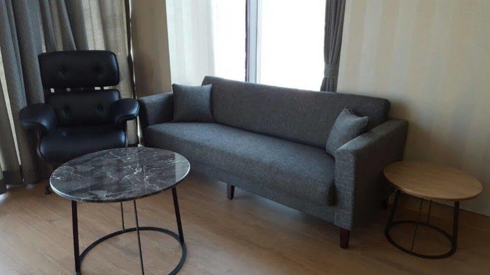 J Square Hotel And Wedding Джинджу Екстериор снимка